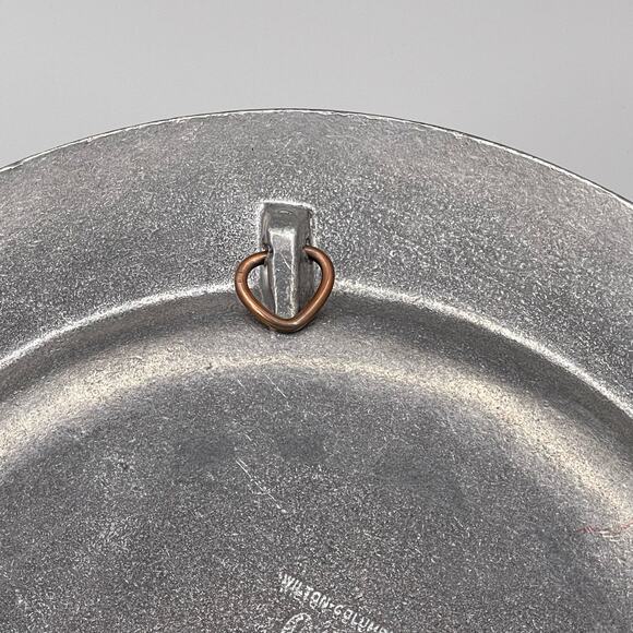 Vintage Wilton Armetale Pewter Plate 1977 A Child Shall Lead Them Isaiah 11:6 - Picture 11 of 13